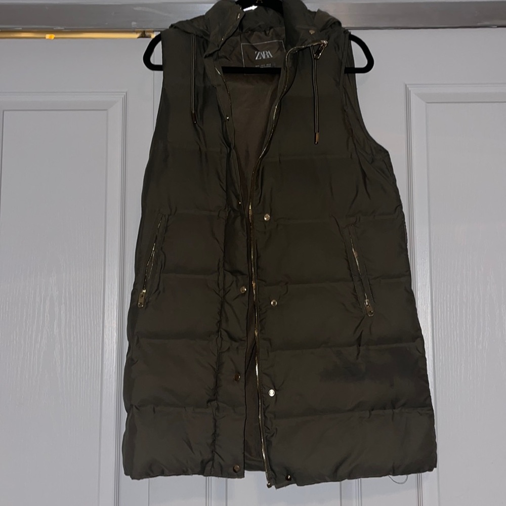 Zara puffy vest! Good condition good quality. All my Zara items are kept well.